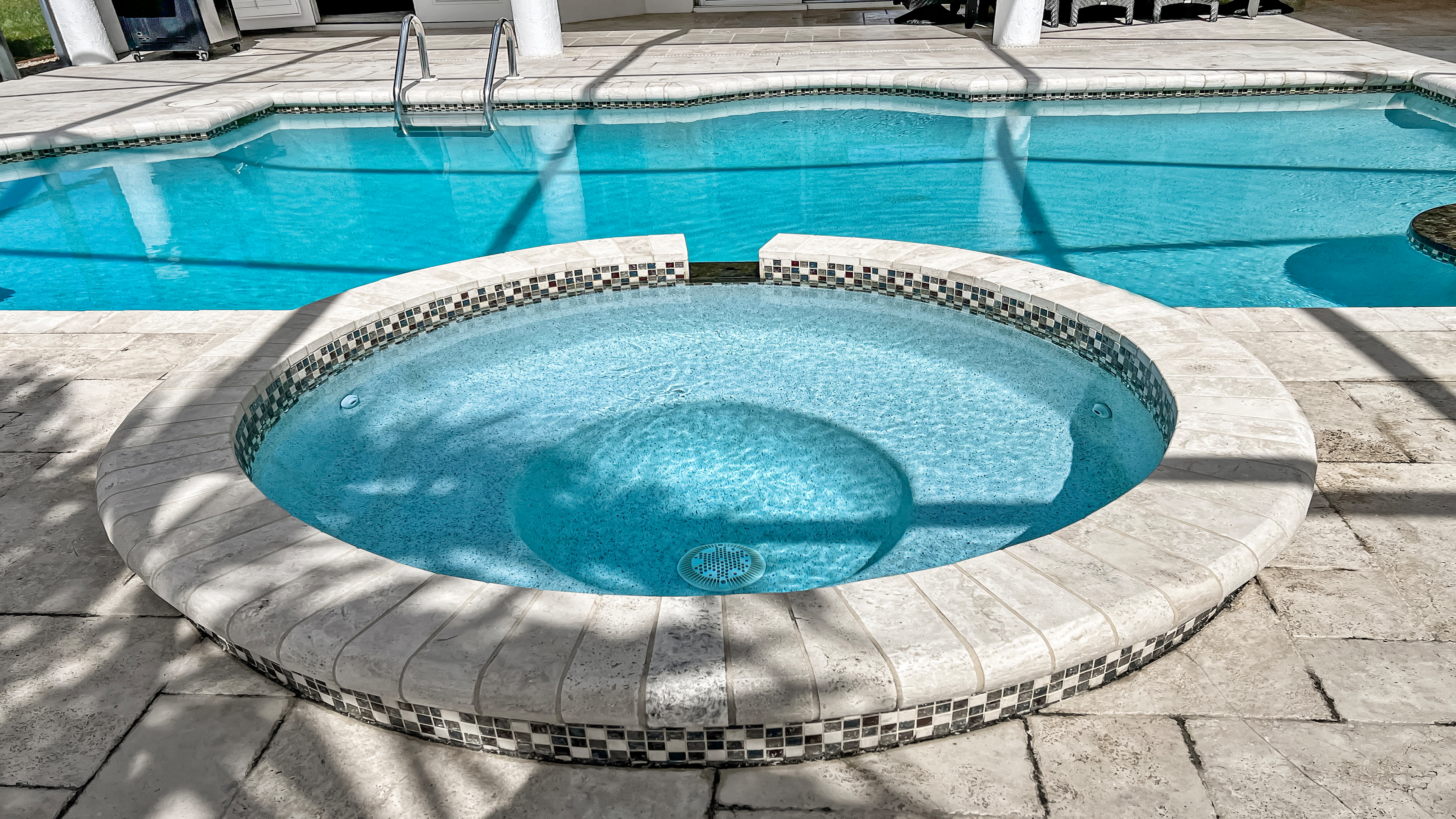 Relax in the whirlpool - what could be better after a busy day of sightseeing