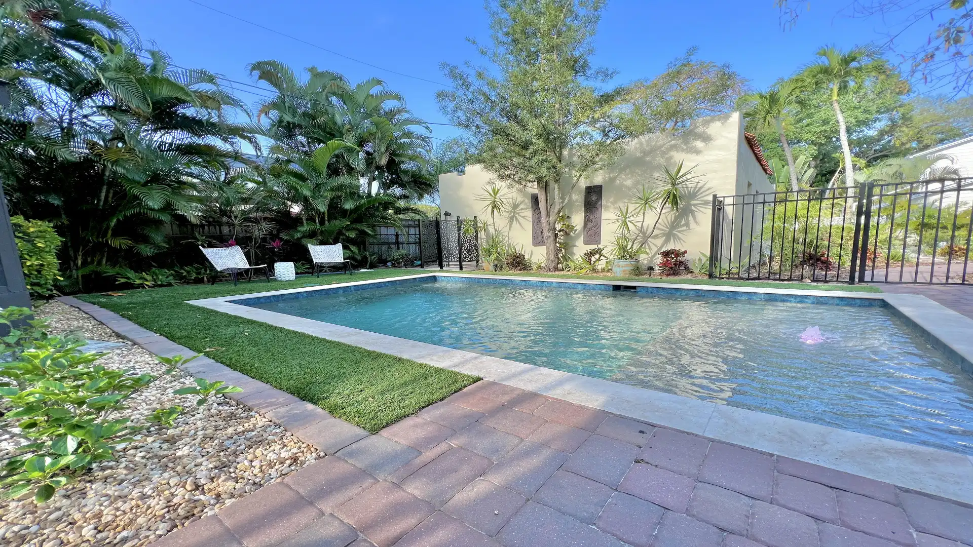 Here you can swim your laps in privacy