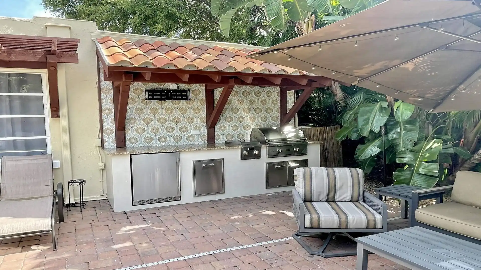 The grill is there is only missing the steak and a cold beer