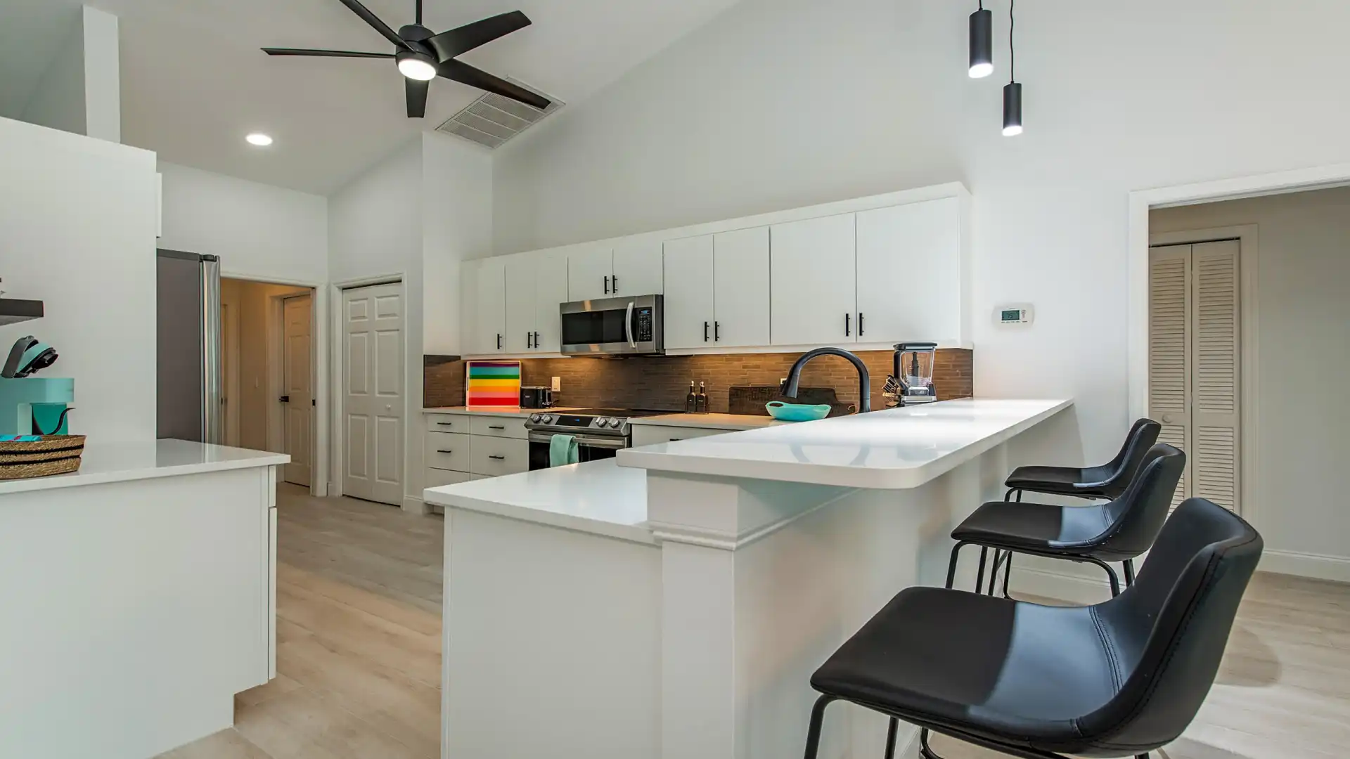 Kitchen counter for quick a breakfast