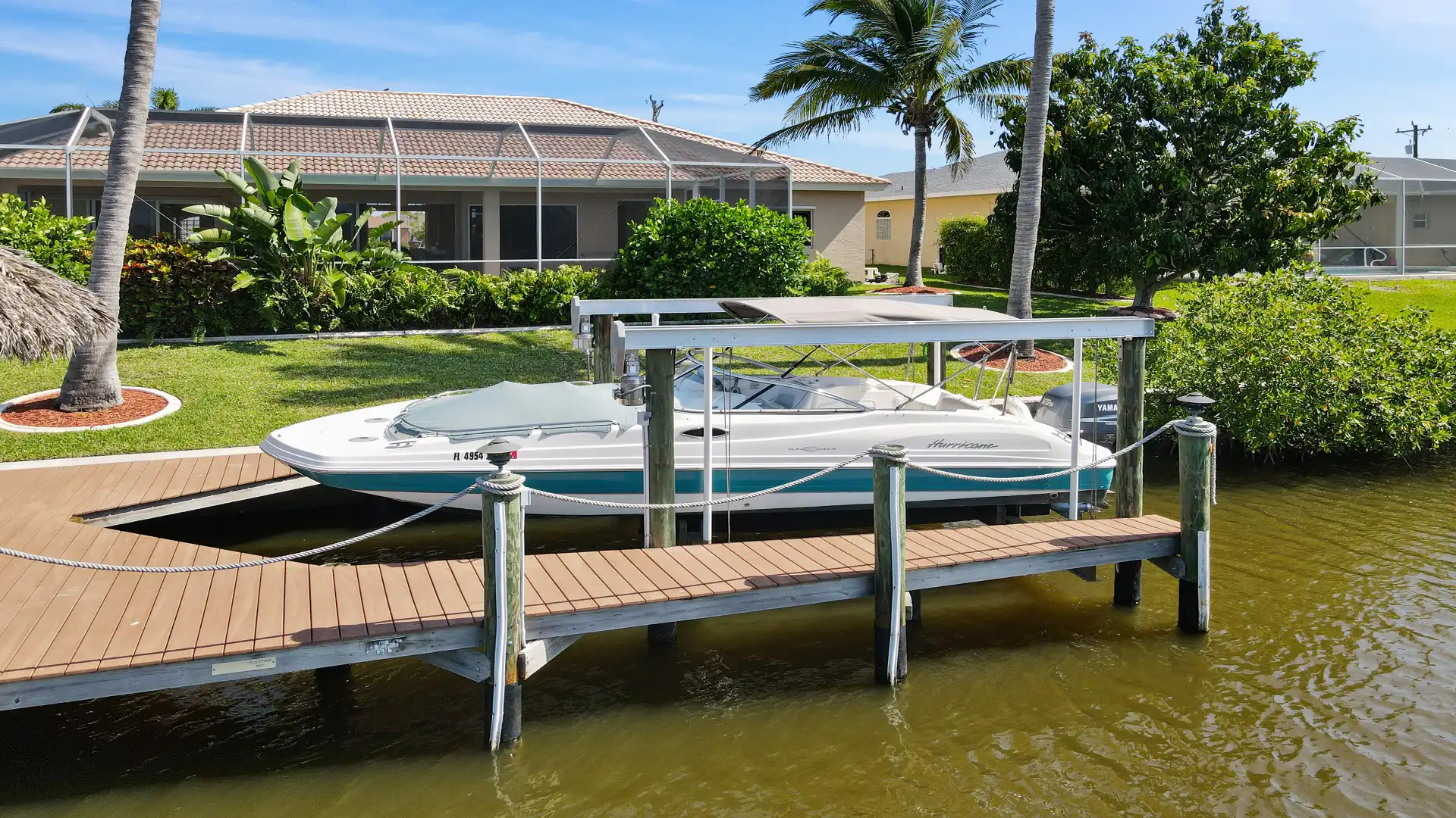 The Hurricane deck boat 237 offers you and your family plenty of space