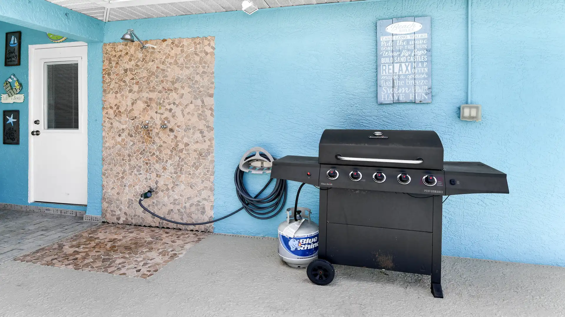 Experience barbecue enjoyment at its best with the modern gas barbecue