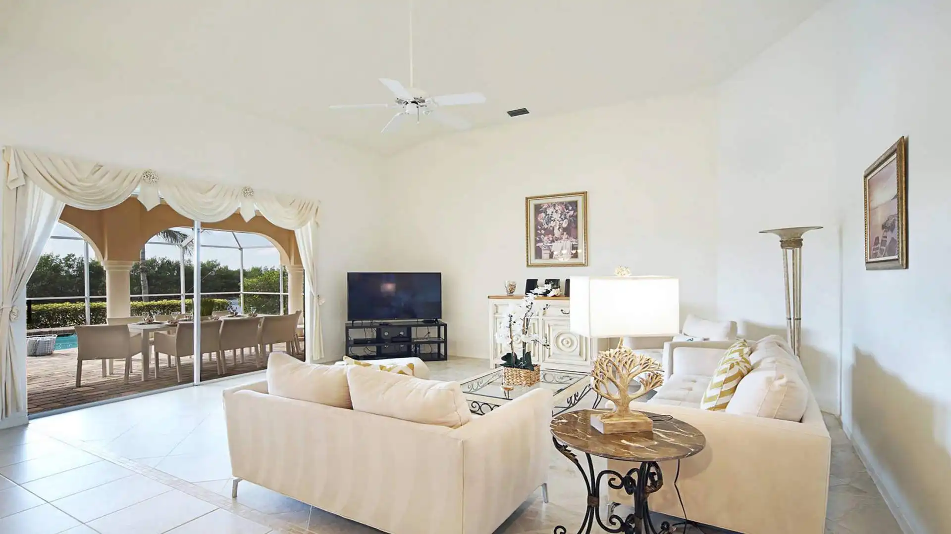 The expansive view conveys a feeling of freedom and clarity