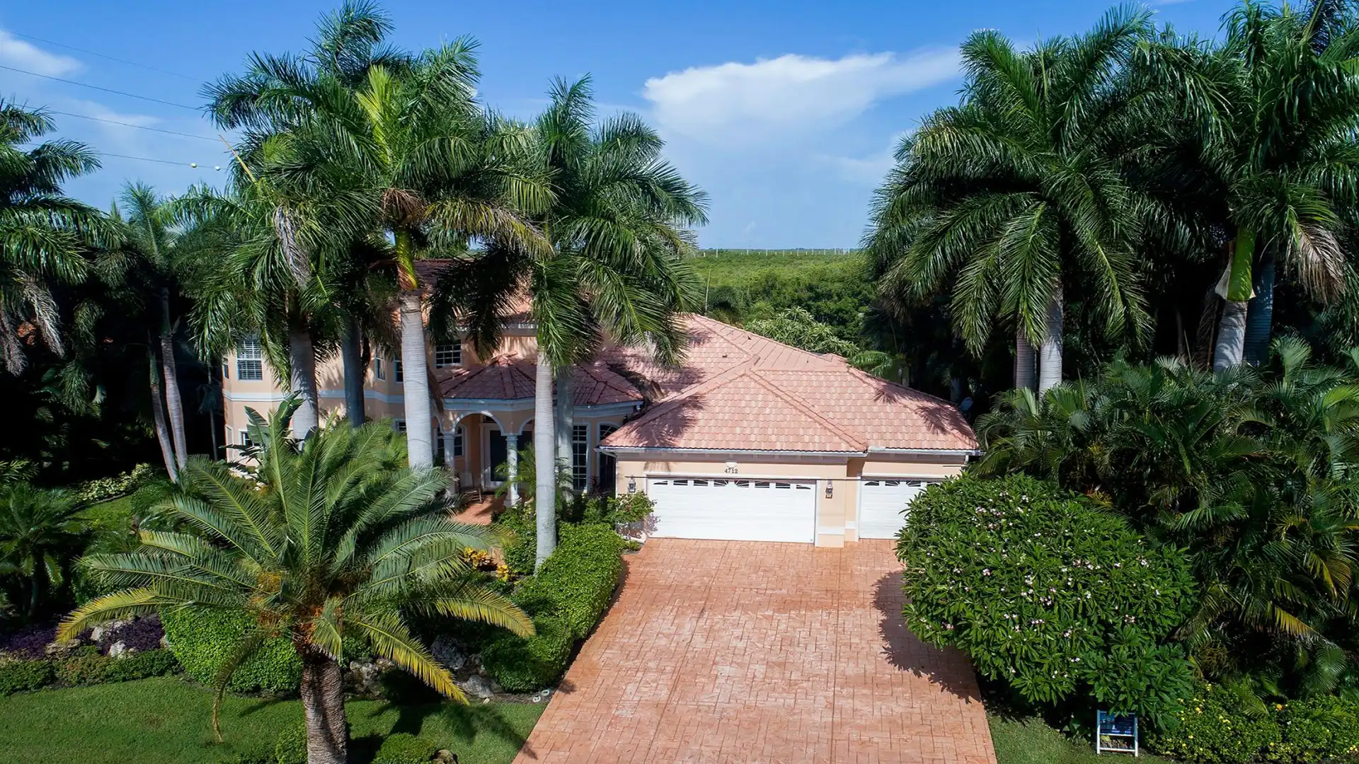 Entrance to Villa Mon Reve