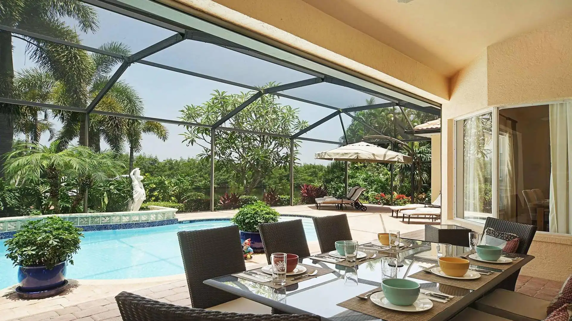 Dine in style under the palm trees