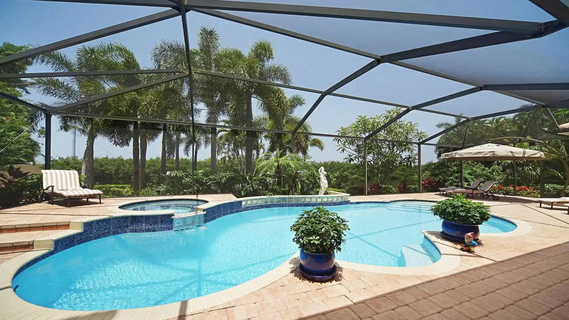 Pool and spa can be electrically heated