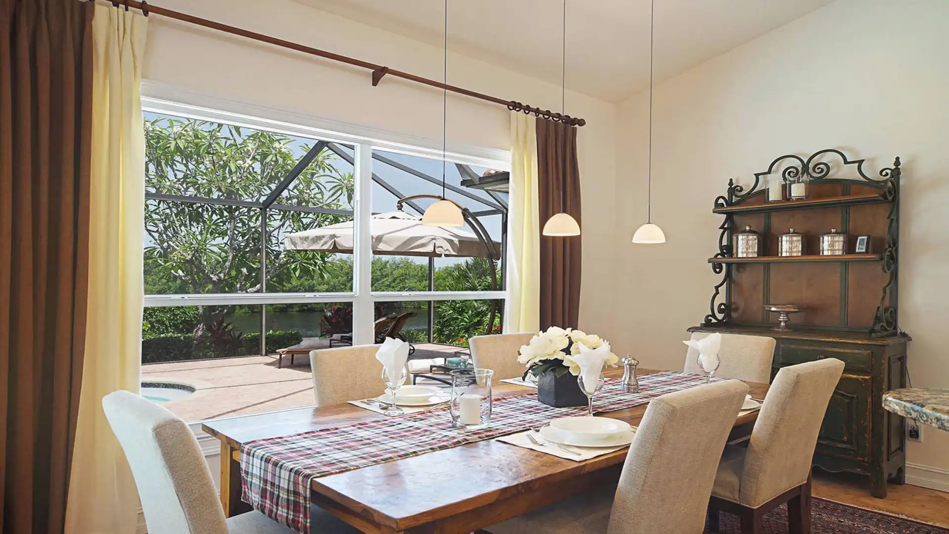 There’s room for eight in the dining room