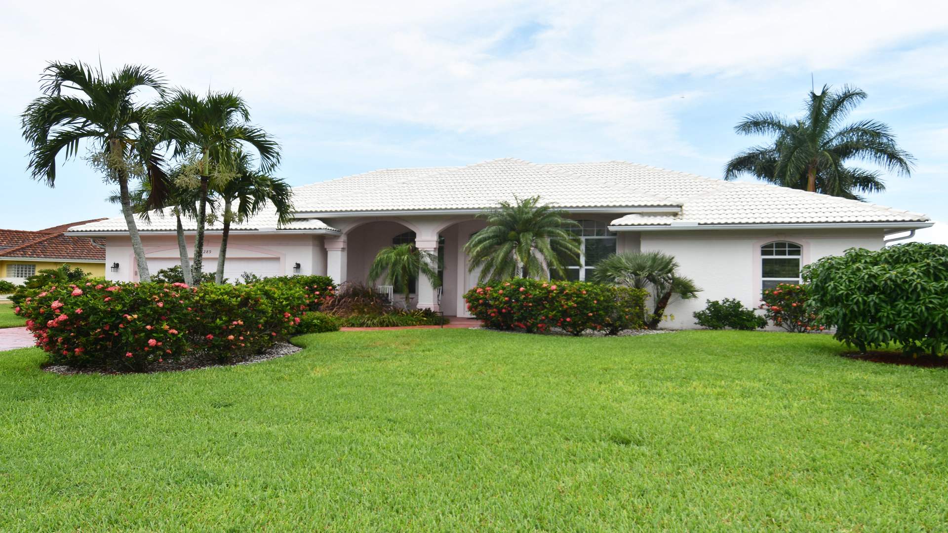A stylish lakefront property in the Kings Lake community in Naples