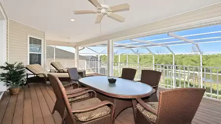 Enjoy a relaxed dinner with fabulous water views
