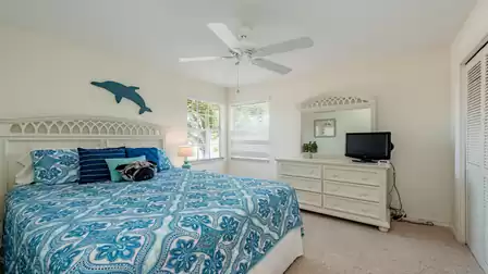 third bedroom offers a Queen-Size-Bed