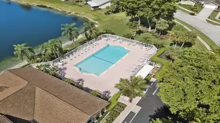 Sun loungers and parasols can be used at the communal pool