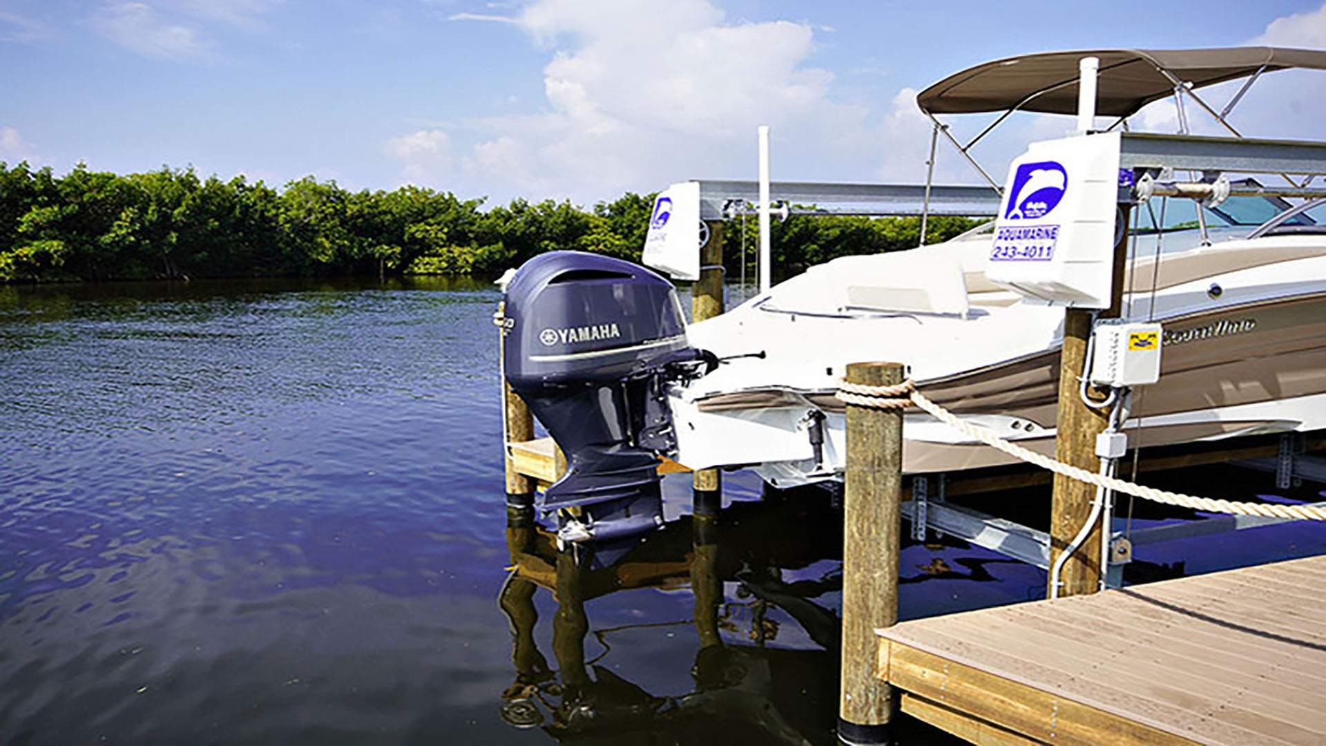 Southwind 2600 Deckboat boat rental in Cape Coral