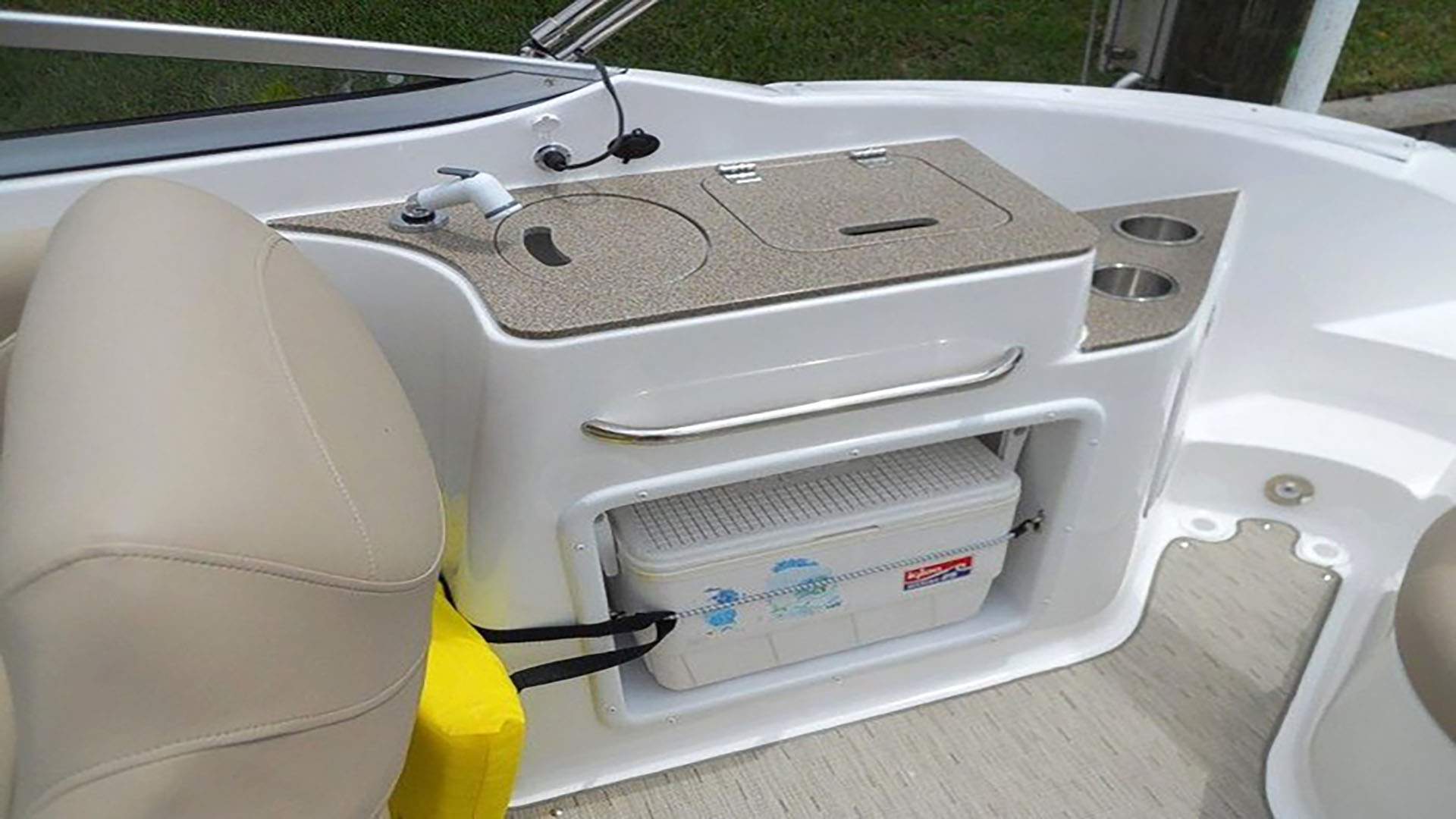 Hurricane Sundeck 2400 Deck Boat boat rental in Cape Coral