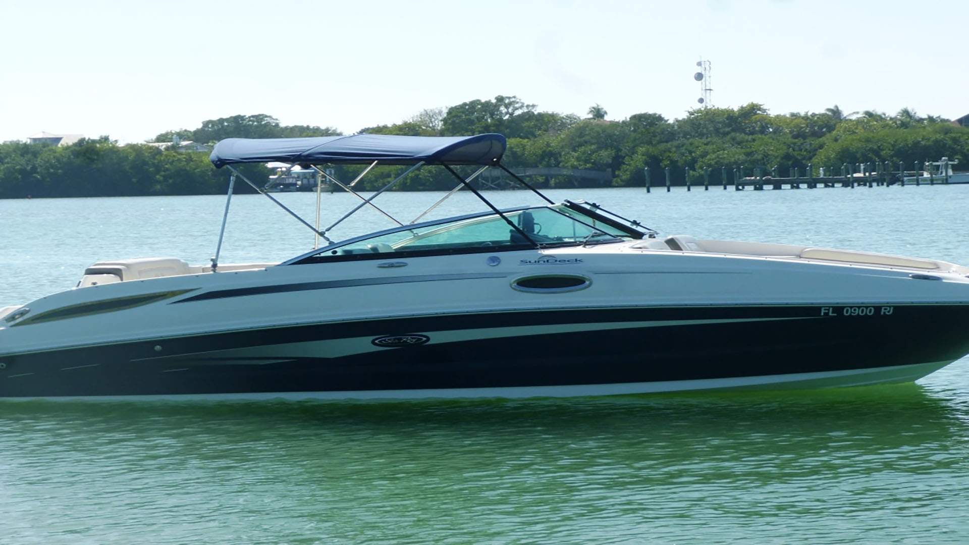 Sea Ray 2600 Sundeck Deckboat boat rental in Cape Coral