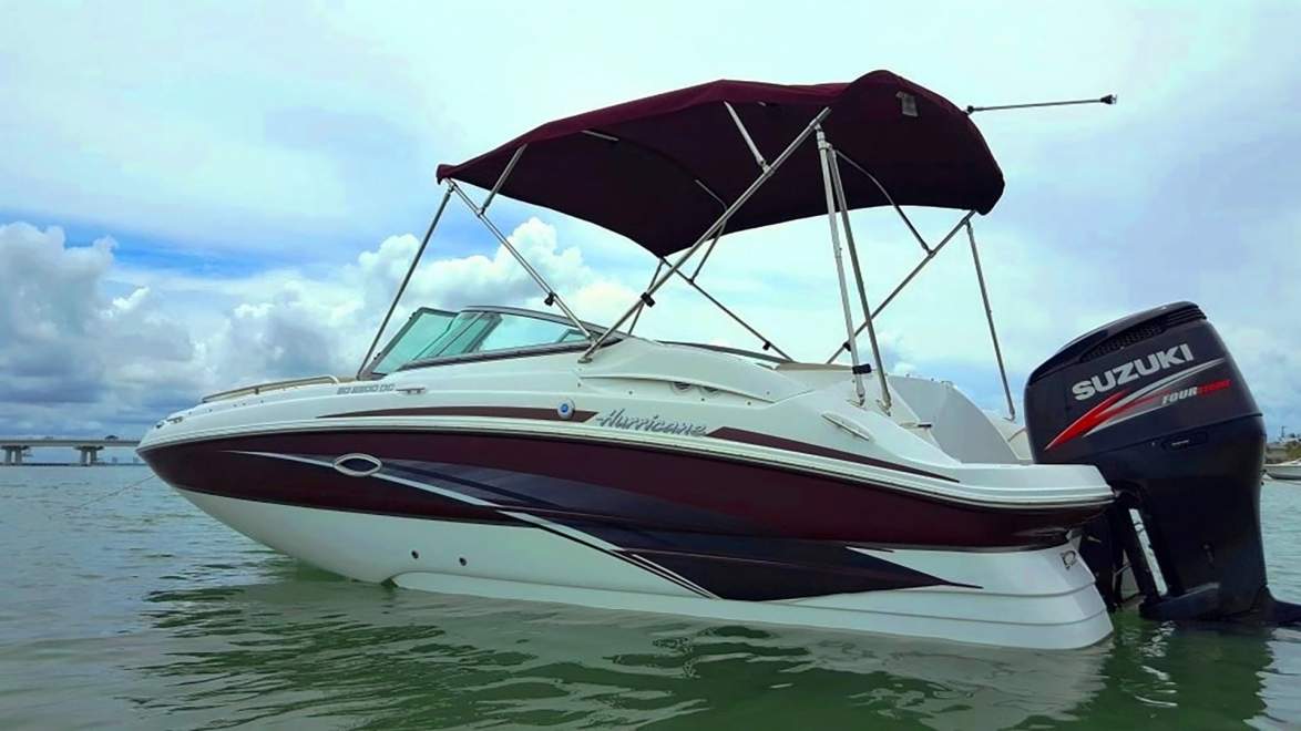 Hurricane Sundeck SD 220 Deck Boat