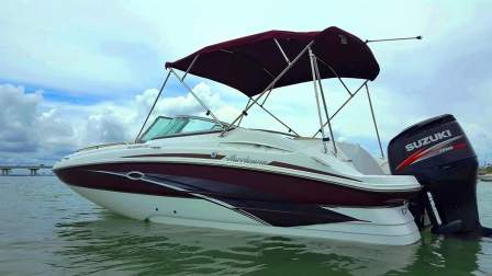 Hurricane Sundeck SD 220 Deck Boat