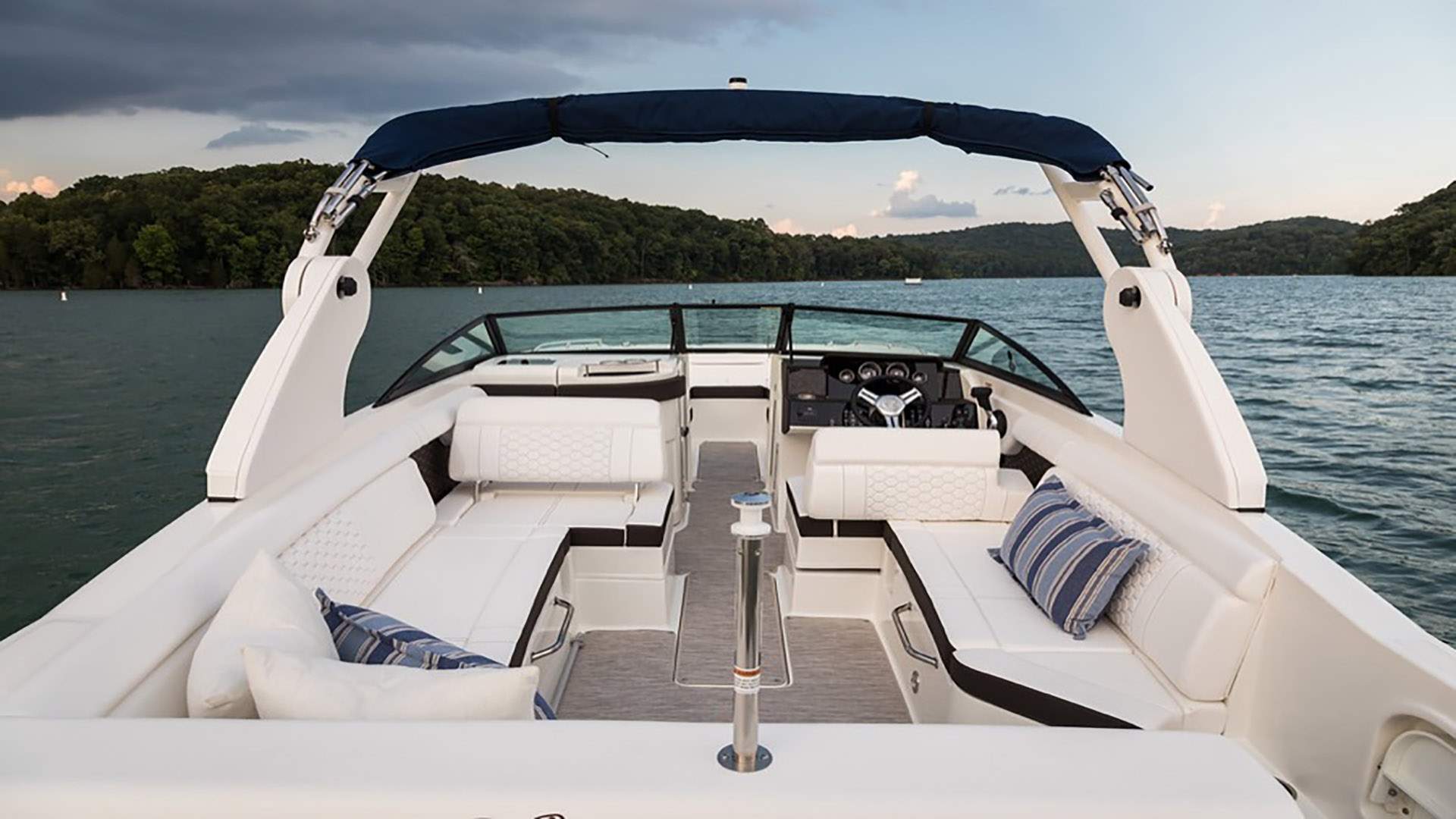 Sea Ray 270 SDX II Deck Boat boat rental in Cape Coral