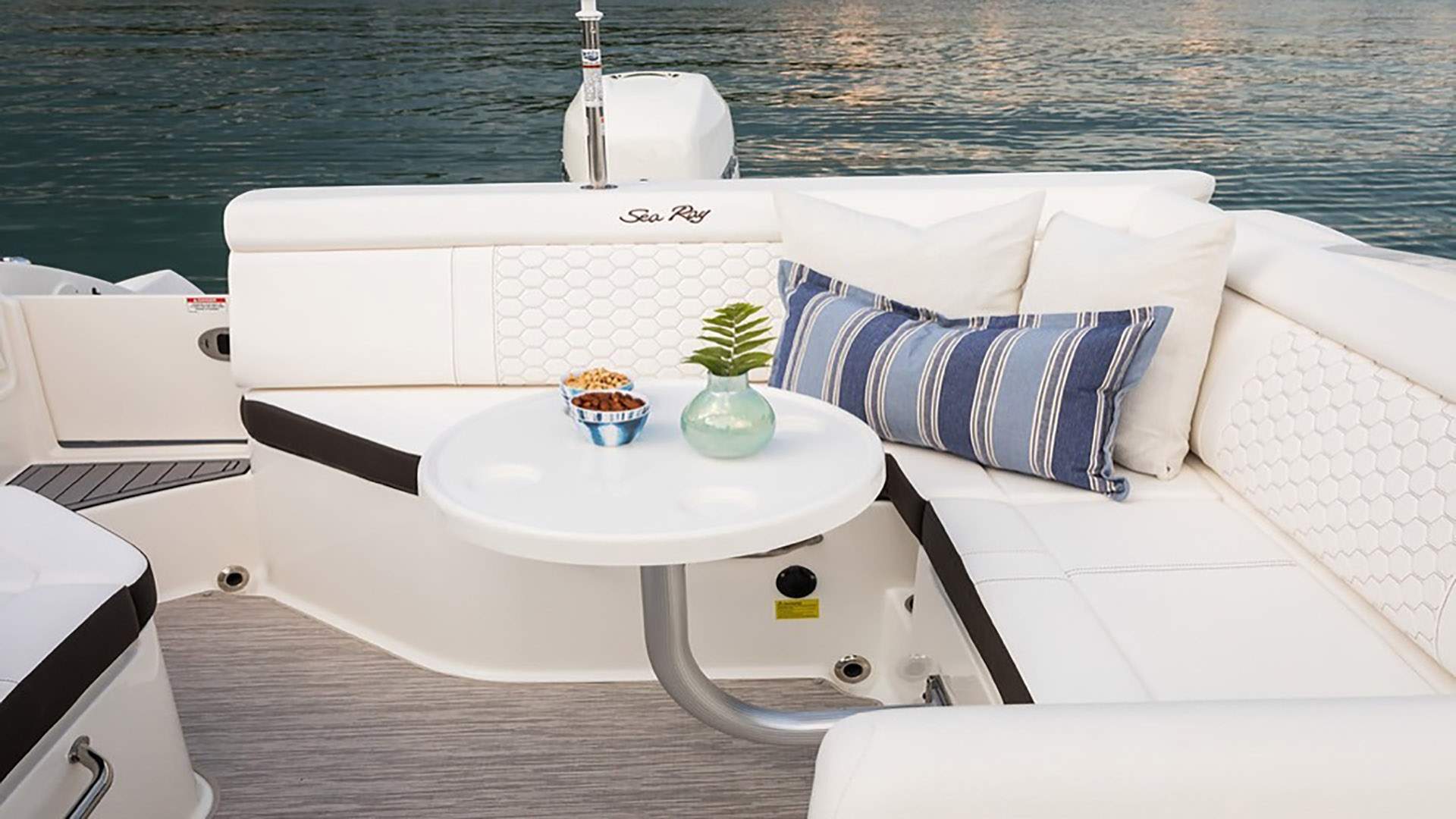 Sea Ray 270 SDX II Deck Boat boat rental in Cape Coral
