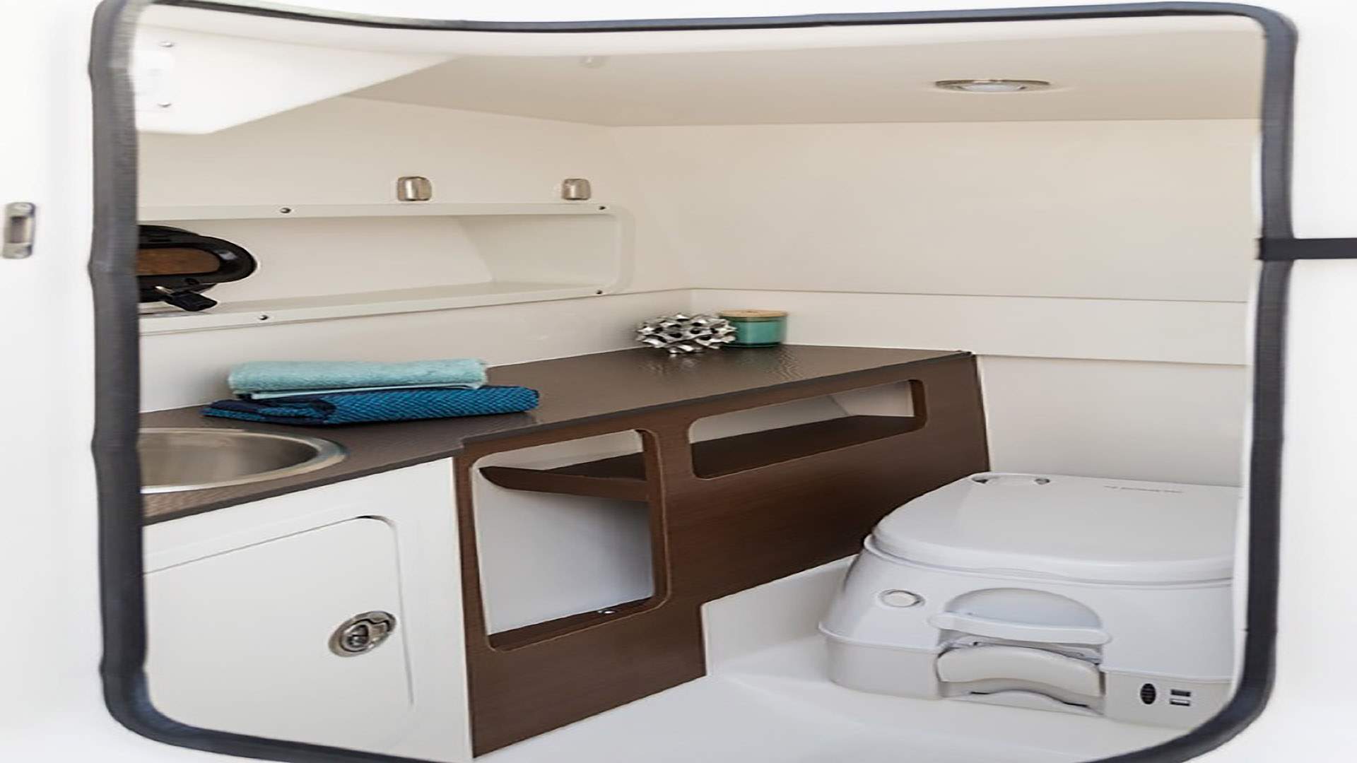 Sea Ray 270 SDX II Deck Boat boat rental in Cape Coral
