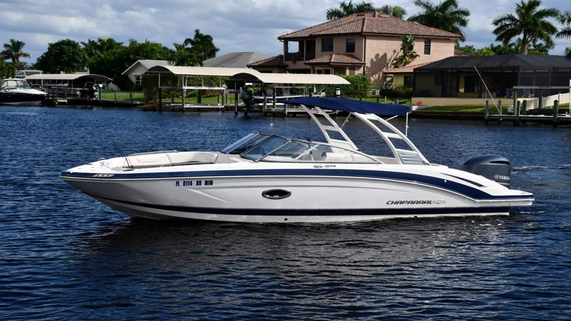 Chaparral Suncoast 250 Deck Boat