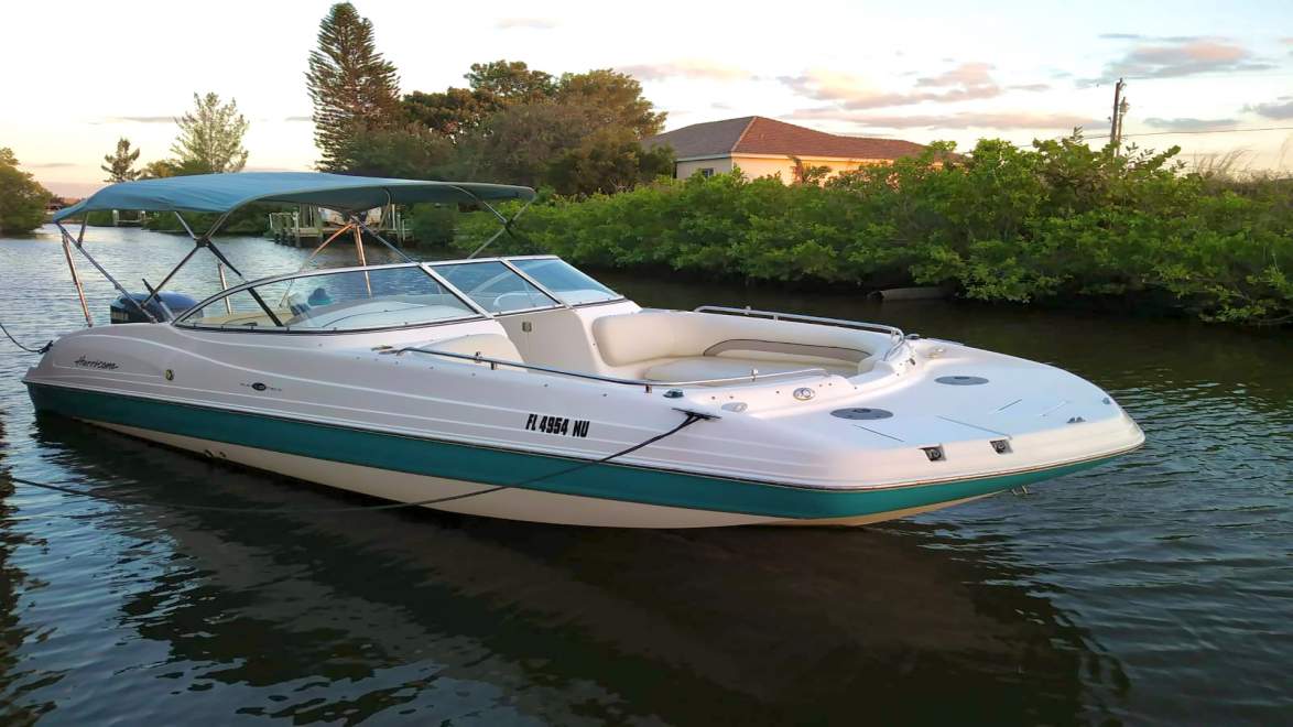 Hurricane Sundeck 237 Deck Boat