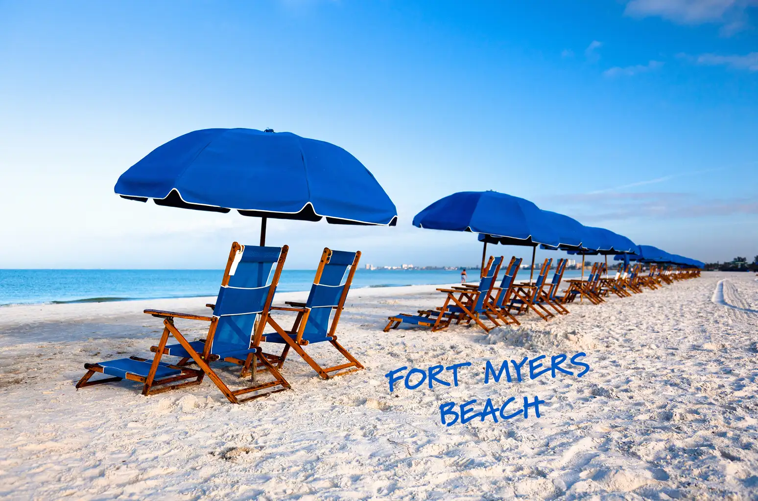 Fort Myers Beach vacation rentals — beachfront villas and holiday homes directly on the Gulf of Mexico with white sandy beaches.